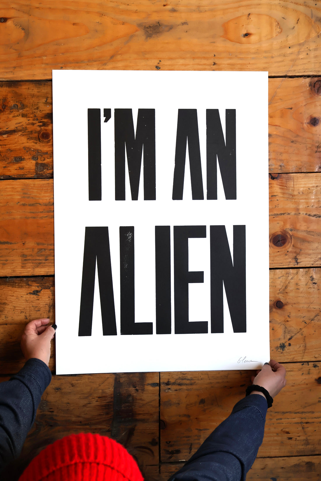 ¨I'm An Alien¨ by Elena Santos