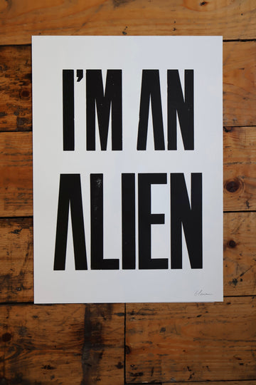 ¨I'm An Alien¨ by Elena Santos