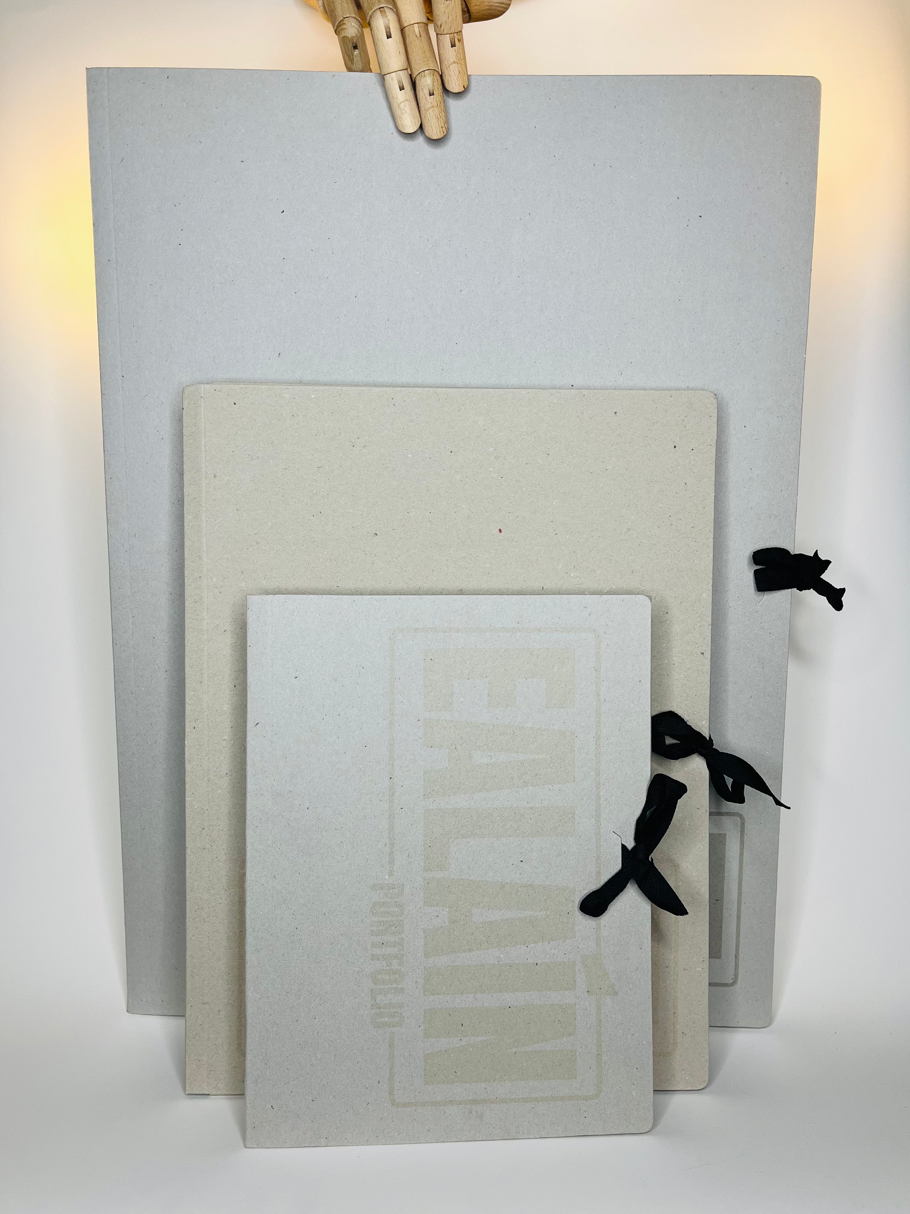 Ealaín / Art Portfolio Folder